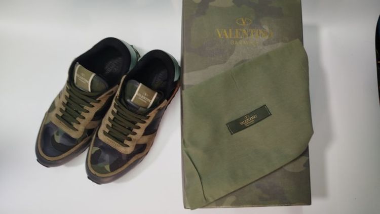 รองเท้า Valentino 
