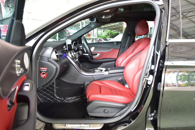 Mercedes-Benz C-Class 2020 C300 Sedan ไฮบริด ไม่ติดแก๊ส เกียร์อัตโนมัติ ดำ รูปที่ 4