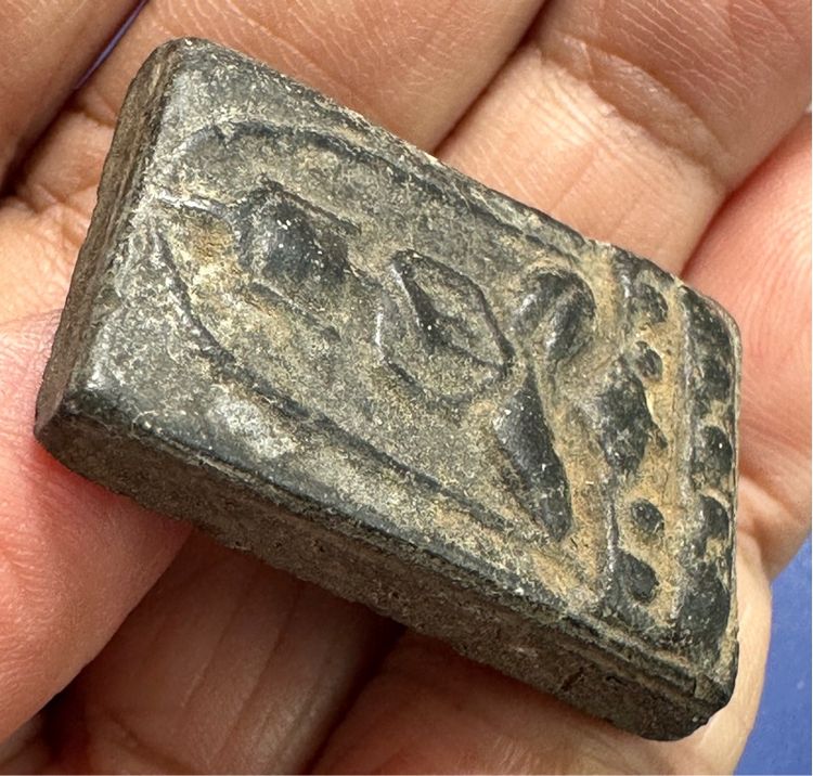 พระเนื้อผงยาหลวงพ่อสิน วัดบางกระดี่ พิมพ์สมาธิบัวสองชั้น  รูปที่ 3