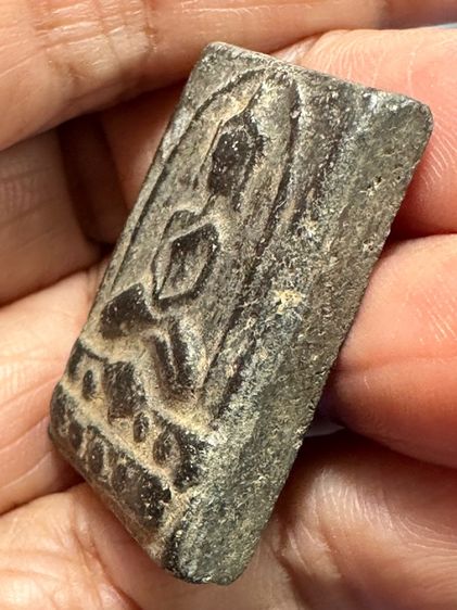 พระเนื้อผงยาหลวงพ่อสิน วัดบางกระดี่ พิมพ์สมาธิบัวสองชั้น  รูปที่ 4