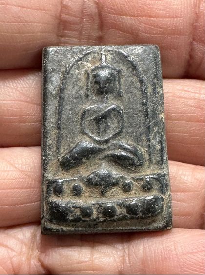 พระเนื้อผงยาหลวงพ่อสิน วัดบางกระดี่ พิมพ์สมาธิบัวสองชั้น 