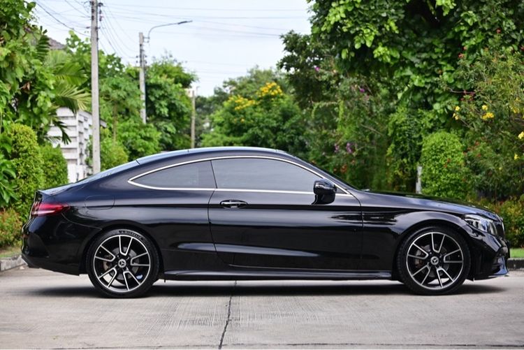 Mercedes-Benz C-Class 2022 C200 Sedan เบนซิน ไม่ติดแก๊ส เกียร์อัตโนมัติ ดำ รูปที่ 2
