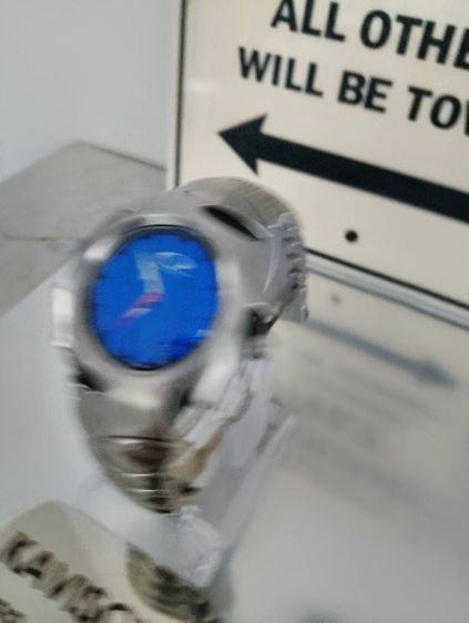 นาฬิกา oakley Blade Brushed หน้าปัด Sunburst Blue Dial รูปที่ 3