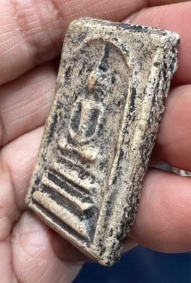 🙏พระสมเด็จพิมพ์ฐานแซม มีคราบรักเดิมตามซอกองค์พระ🙏พระกำแพงซุ้มกอพิมพ์ใหญ่ กดไม่เต็มพิมพ์มาเดิม รูปที่ 3