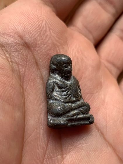 หลวงพ่อเงิน หลวงปู่หมุน รูปที่ 2