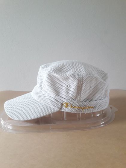 หมวก Champion หัวแบน สีขาว โลโก้ทอง