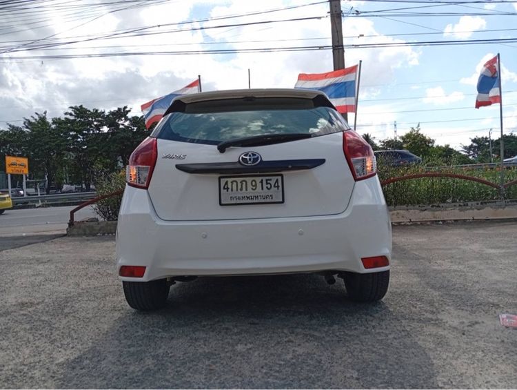 Toyota Yaris 2015 1.2 J Sedan เบนซิน ไม่ติดแก๊ส เกียร์อัตโนมัติ ขาว รูปที่ 4
