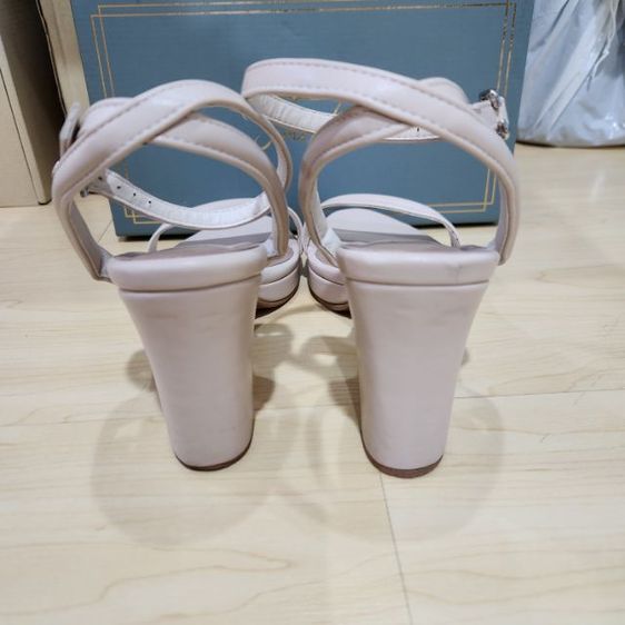 รองเท้าแบรนด์ Tacha Size 38 สี Beige ออกงานสวย รูปที่ 4