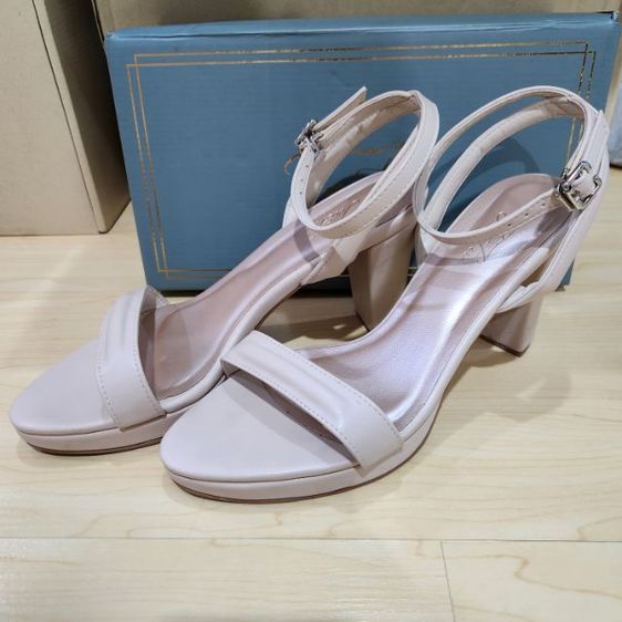 รองเท้าแบรนด์ Tacha Size 38 สี Beige ออกงานสวย รูปที่ 3