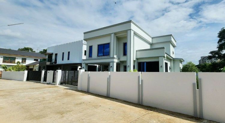 บ้านใหม่สไตล์โมเดิร์น ริมปิงเมต้ามอลล์เชียงใหม่ 130ตรว. 4นอน 5น้ำ