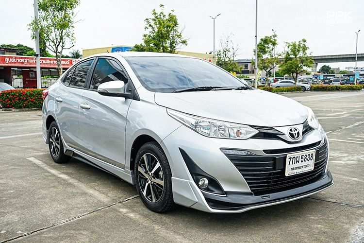 Toyota Yaris ATIV 2018 1.2 E Sedan เบนซิน ไม่ติดแก๊ส เกียร์อัตโนมัติ เทา รูปที่ 3