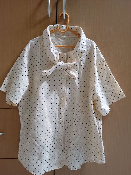 เสื้อมือสองลายสวยสภาพดีไม่ขาดไม่ย้วย