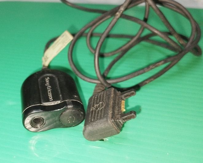 M2 4G และสายต่อ หูฟัง Sony Ericson รูปที่ 3