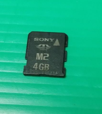 M2 4G และสายต่อ หูฟัง Sony Ericson รูปที่ 2