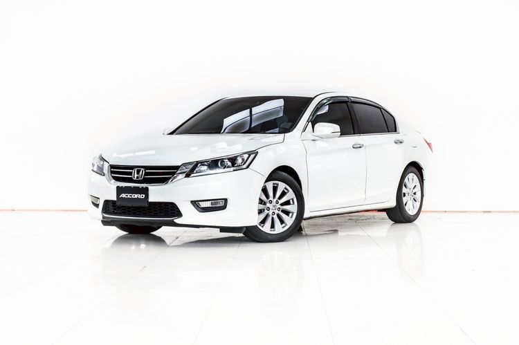 รถ Honda Accord 2.0 EL สี ขาว
