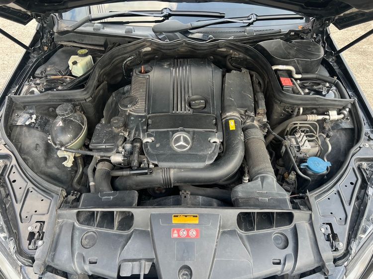 Mercedes-Benz E-Class 2012 E250 CGI AMG Sedan เบนซิน เกียร์อัตโนมัติ ดำ รูปที่ 2