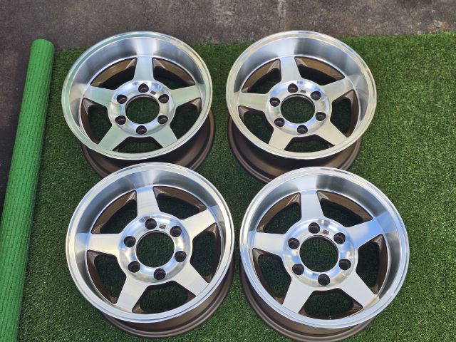 Enkei 5ก้าน
ขอบ 15 x 7.5 ET-20
6รู139.7 pcd. รูปที่ 4