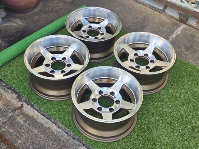 Enkei 5ก้าน
ขอบ 15 x 7.5 ET-20
6รู139.7 pcd. รูปที่ 3