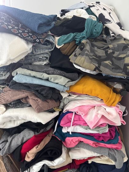 เสื้อผ้าผู้ใหญ่มือ2 