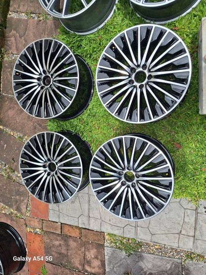 ขายล้อเบ็นซ์ Benz E-Class W214 AMG แท้ ลายก้านถี่ ขอบ20" ใส่ Benz ได้หลายรุ่น รูปที่ 2