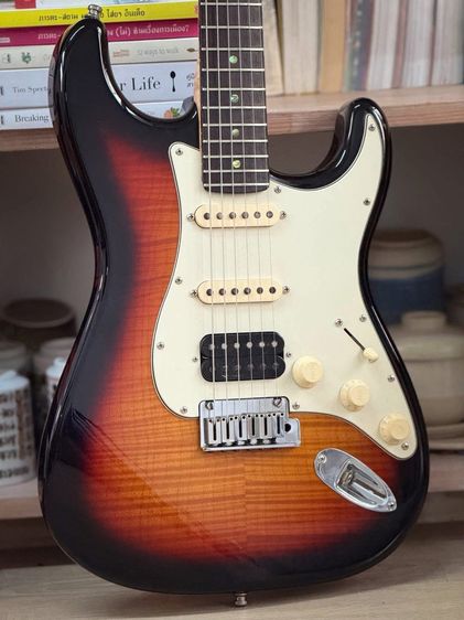 Fender Custom Shop Deluxe Stratocaster ปี2011 รูปที่ 3