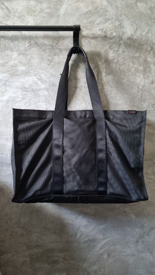 tumi carryall tote  รูปที่ 2