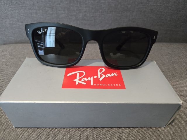 แว่นตากันแดด Ray Ban
