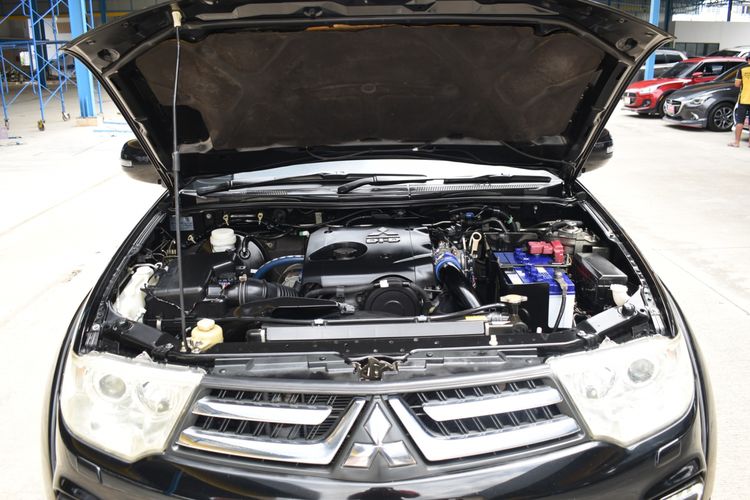 Mitsubishi Pajero Sport 2015 2.5 GT Utility-car ดีเซล ไม่ติดแก๊ส เกียร์อัตโนมัติ ดำ รูปที่ 4