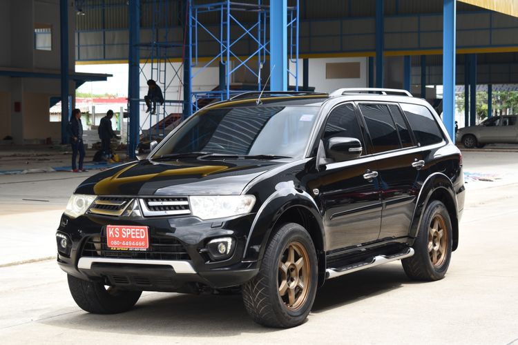 รถ Mitsubishi Pajero Sport 2.5 GT สี ดำ