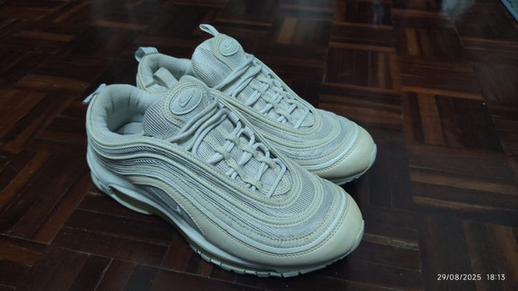 รองเท้าผ้าใบ Nike Air Max มือสอง