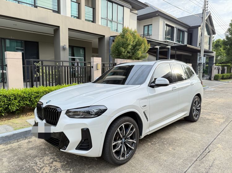 รถ BMW X3 2.0 xDrive30e M Sport 4WD สี ขาว