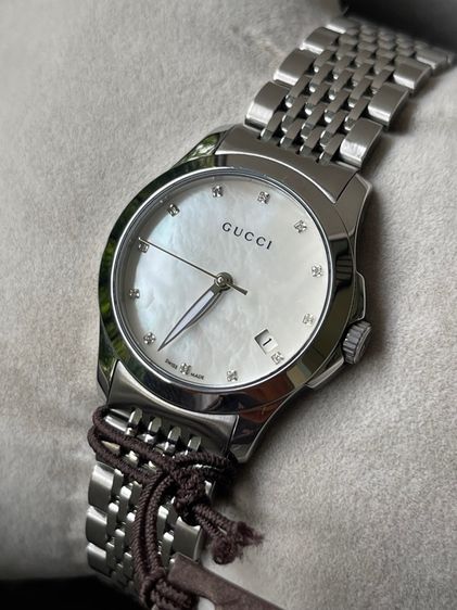 GUCCI G Timeless 27 mm Mother of Pearl Diamond Lady Watch White Dial YA126504 รูปที่ 15