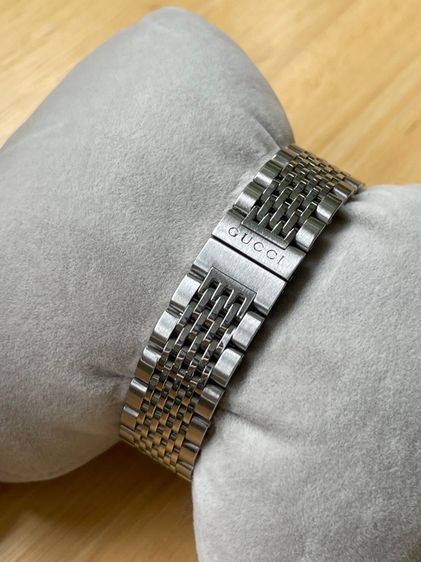 GUCCI G Timeless 27 mm Mother of Pearl Diamond Lady Watch White Dial YA126504 รูปที่ 13