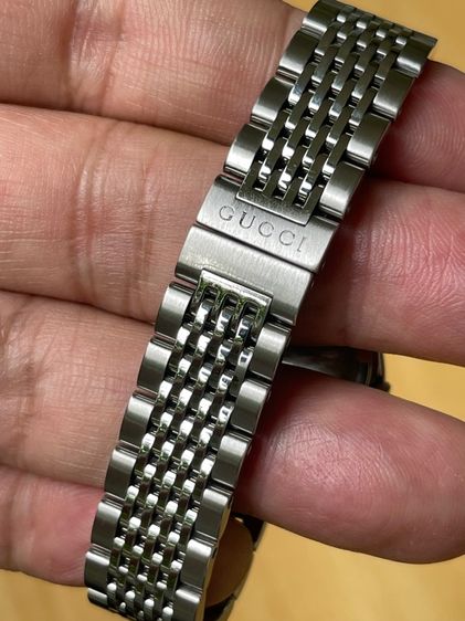 GUCCI G Timeless 27 mm Mother of Pearl Diamond Lady Watch White Dial YA126504 รูปที่ 12