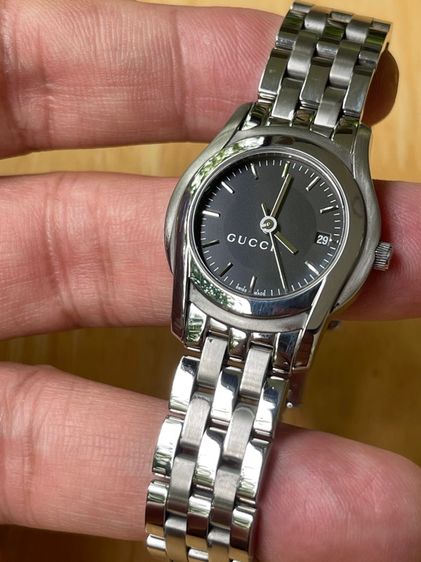 GUCCI Round face Watches 5500L Quartz Black Dial Women's SS รูปที่ 7