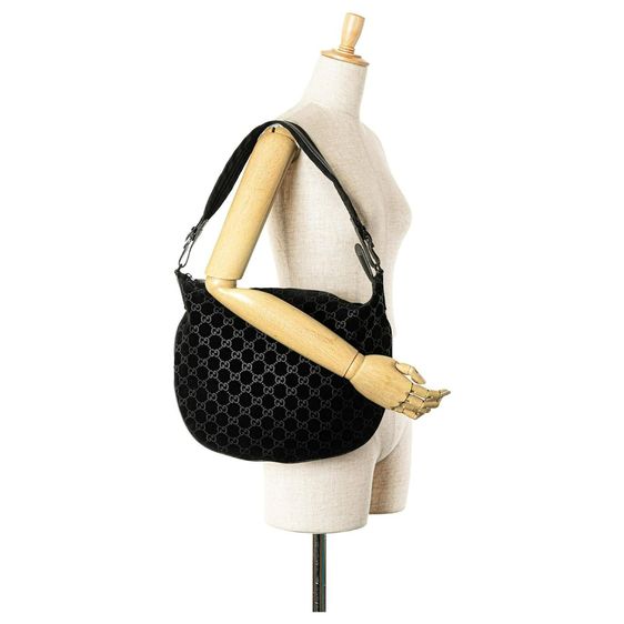 ขายกระเป๋าสะพาย Gucci Black GG Suede Hobo รูปที่ 11