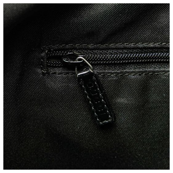 ขายกระเป๋าสะพาย Gucci Black GG Suede Hobo รูปที่ 6