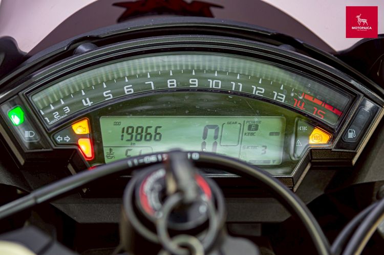 Kawasaki Ninja ZX-10R ปี2021 ท่อAkrapovic ล้อมาเชส แต่งสี่แสน รูปที่ 6