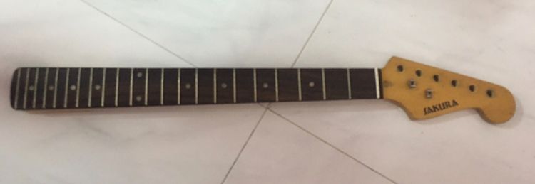 คอกีตาร์ สตรัท