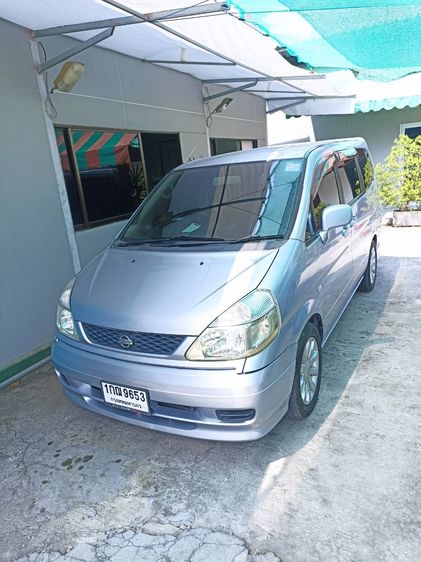 รถ Nissan Serena 2.0 สี บรอนซ์เงิน