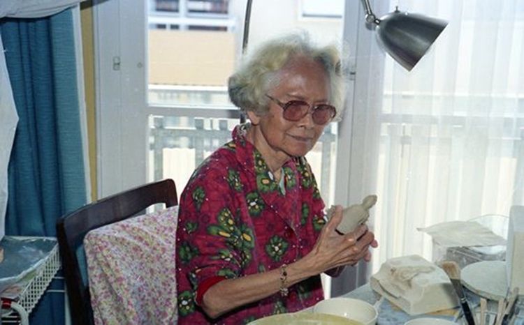 พระบูชา ฝีพระหัตถ์สมเด็จย่า ปี 2515 สภาพสวย ผิวหิ้ง เข้มๆ รูปที่ 10