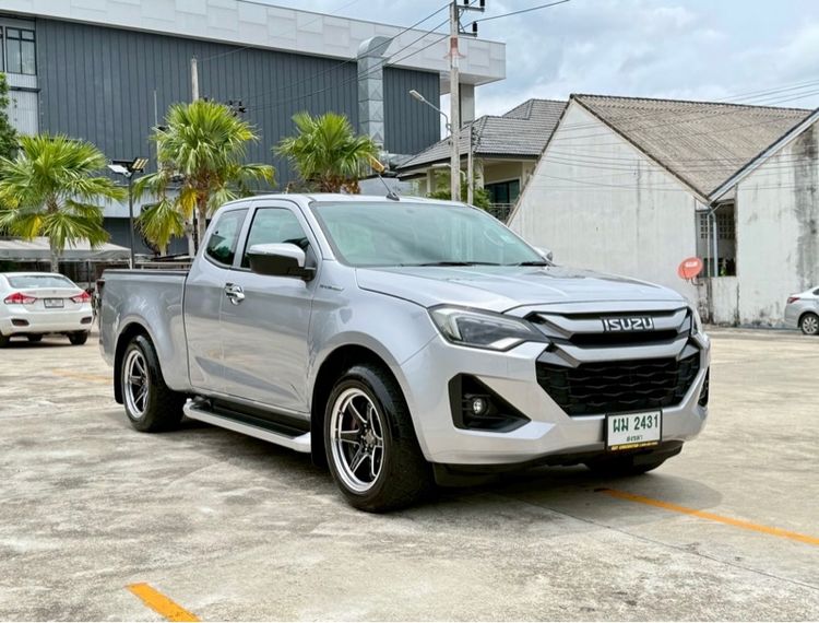 Isuzu D-MAX 2024 1.9 Hi-Lander L Pickup ดีเซล ไม่ติดแก๊ส เกียร์ธรรมดา บรอนซ์เงิน รูปที่ 3