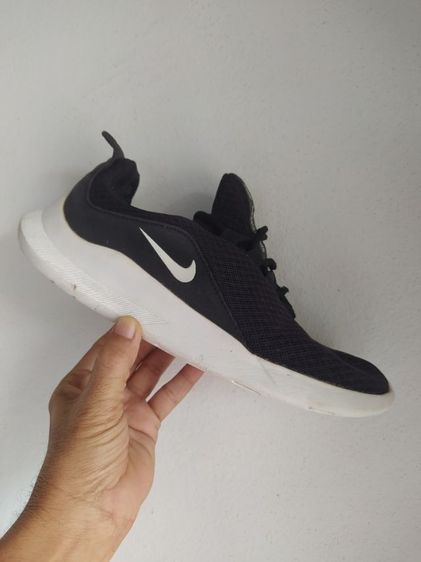 รองเท้ากีฬา Nike