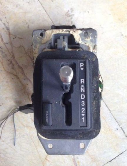 ลิ้นชักเขี่ยบุหรี่ ตรงรุ่น Audi A80 ปี 95 เป็นรุ่นลายไม้ครับ และ คันเข้าเกียร์ Audi A80 Auto สภาพสวย สวิคกระจกไฟฟ้า ปี91-93 พร้อมกรอบมือจับ รูปที่ 6