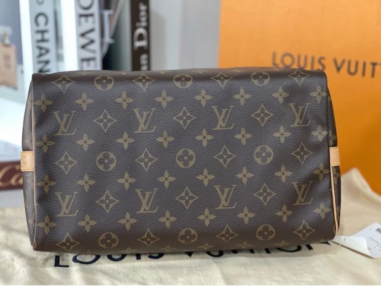 ขายกระเป๋า Louis Vuitton  สภาพ NEW ปี 2020 อุปกรณ์ครบน้องนอนตู้อย่างเดี่ยวใหม่มากๆค่ะ  รูปที่ 7