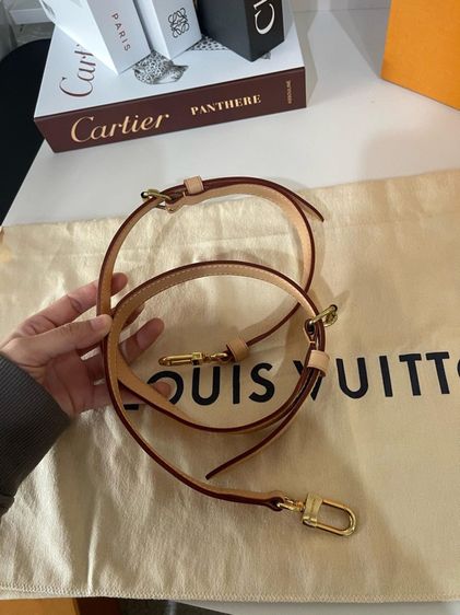 ขายกระเป๋า Louis Vuitton  สภาพ NEW ปี 2020 อุปกรณ์ครบน้องนอนตู้อย่างเดี่ยวใหม่มากๆค่ะ  รูปที่ 13