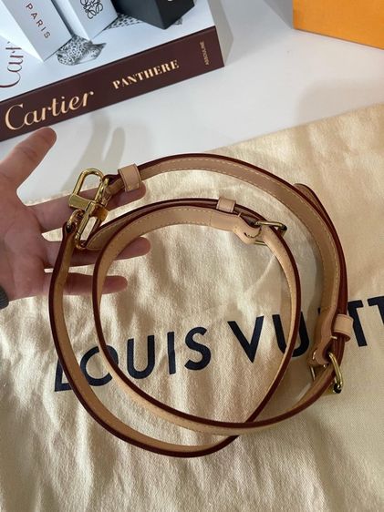 ขายกระเป๋า Louis Vuitton  สภาพ NEW ปี 2020 อุปกรณ์ครบน้องนอนตู้อย่างเดี่ยวใหม่มากๆค่ะ  รูปที่ 14