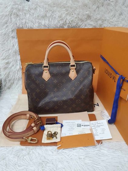 ขายกระเป๋า Louis Vuitton  สภาพ NEW ปี 2020 อุปกรณ์ครบน้องนอนตู้อย่างเดี่ยวใหม่มากๆค่ะ 
