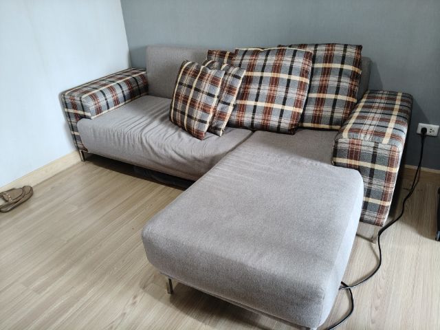 โซฟามือ 2 สภาพ 99 เปอร์เซ็นต์