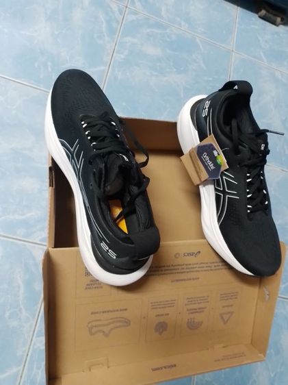 รองเท้ากีฬา asics US 10 รูปที่ 2